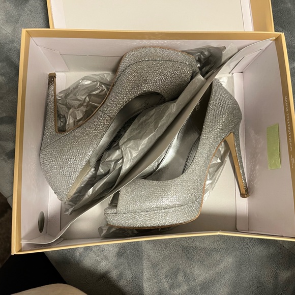 Michael Kors silver platform heels - Picture 7 of 8